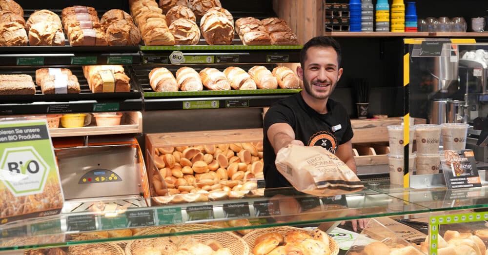 Verkäufer bei der Bäckerei Exner in Kleinmachnow
