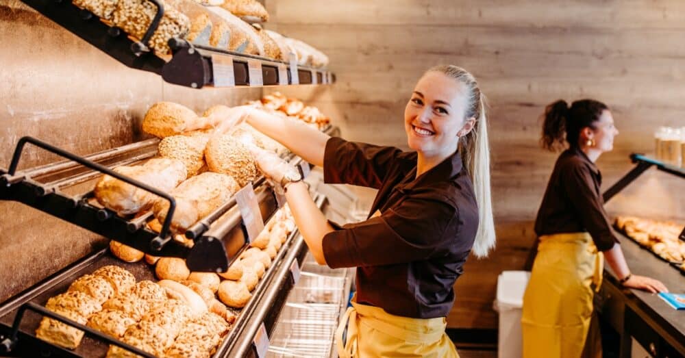 Verkäuferin der Bäckerei Heitzmann in Bad Krozingen-Biengen