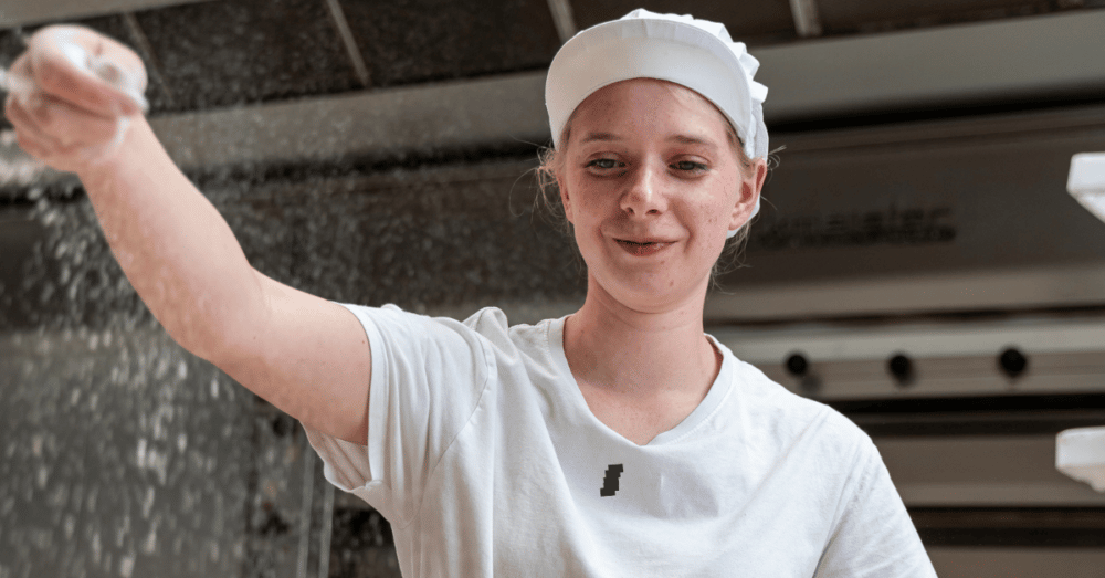 Bäckerin in der Backstube der Bäckerei Mensing in Velen-Ramsdorf