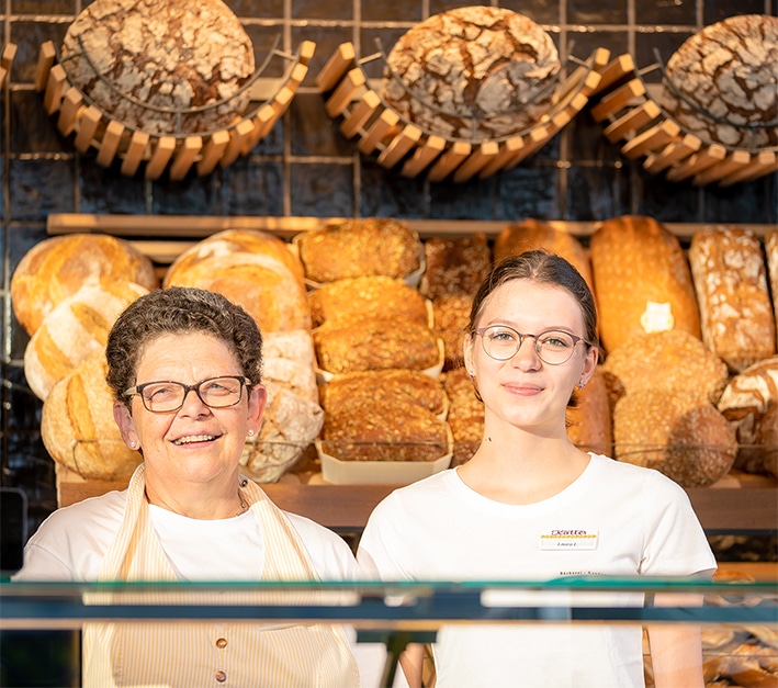 Verkäuferinnen der Bäckerei Kotter bei der Arbeit in Traunstein