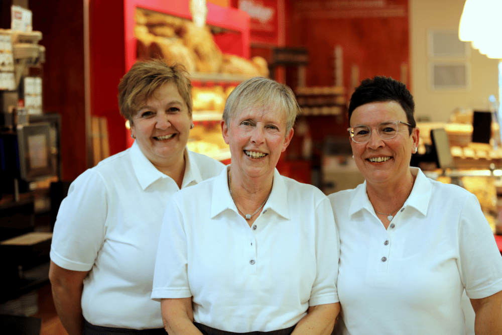 Verkäuferinnen der Bäckerei Plücker in Waldeck-Alraft