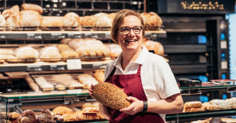 Verkäufer bei der Bäckerei u. Konditorei Bolten