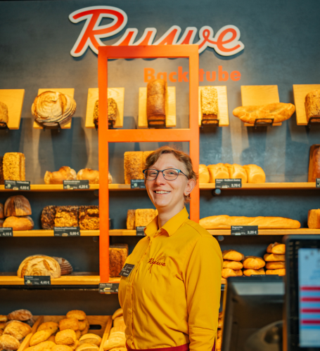 Verkäuferin bei der Bäckerei Ruwe in Bielefeld