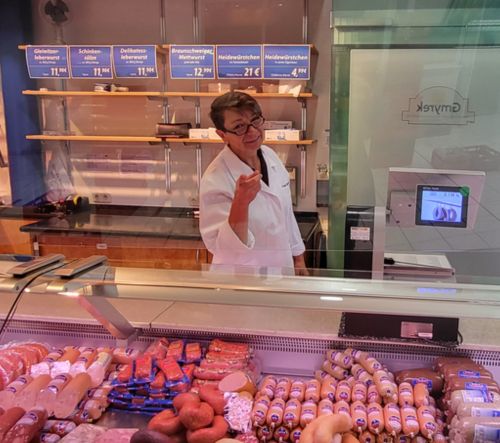 Verkäuferin bei der Fleischerei Gmyrek in Gifhorn