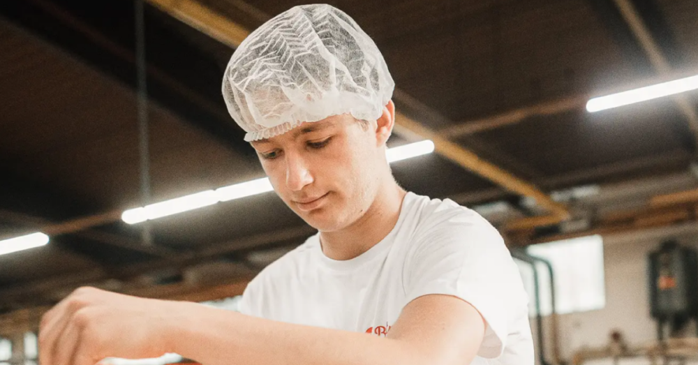 Bäcker bei der Bäckerei Bittner in Memmingen